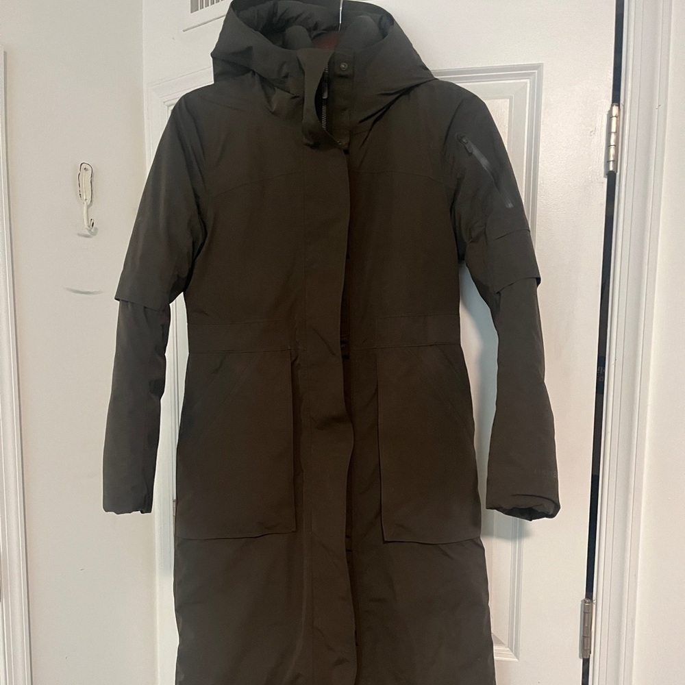 Lululemon recycled winter down jacket